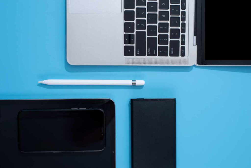 Minimalismo vs Maximalismo Digital y como cambia la forma en que vivimos internet Minimalismo Vs Maximalismo Digital